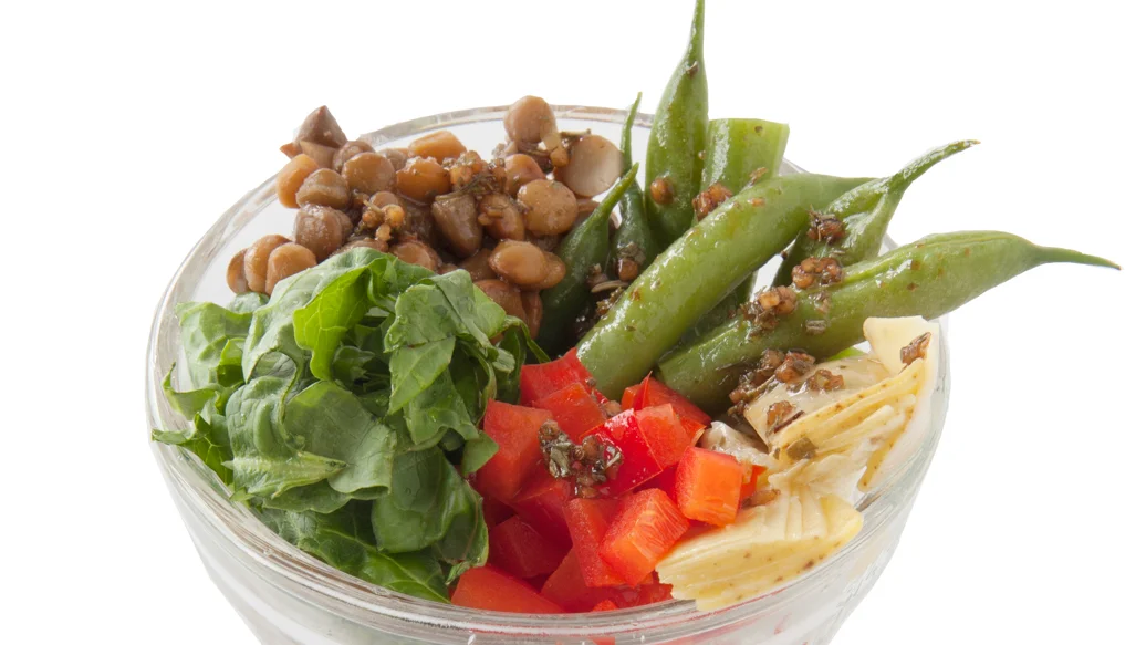 Salade étagée aux légumes et lentilles
