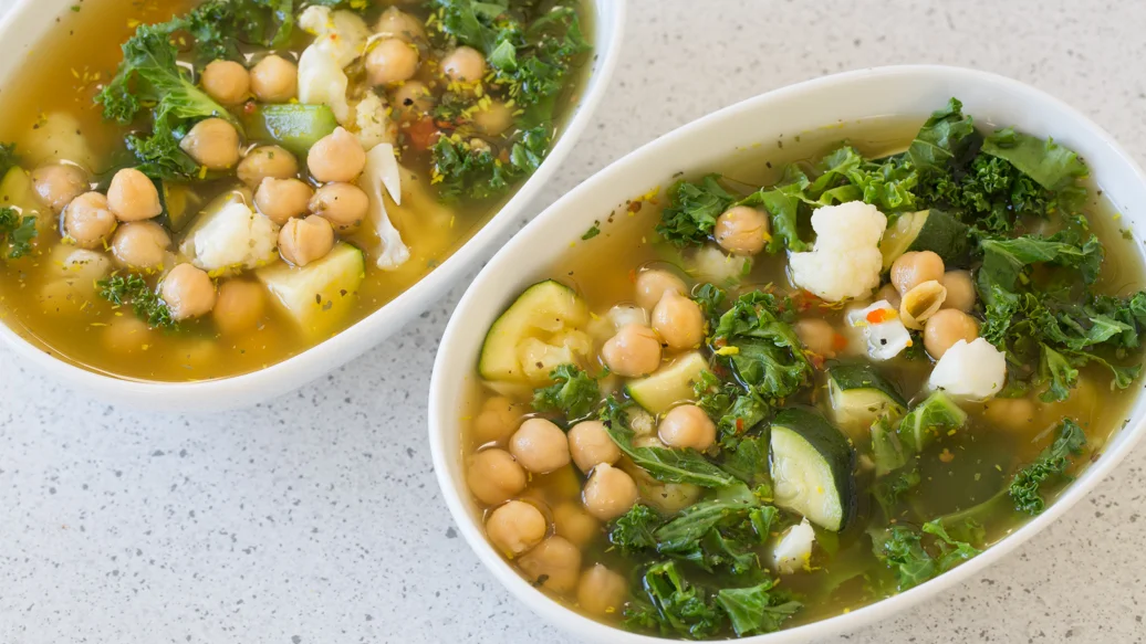 Soupe au chou frisé et aux pois chiches