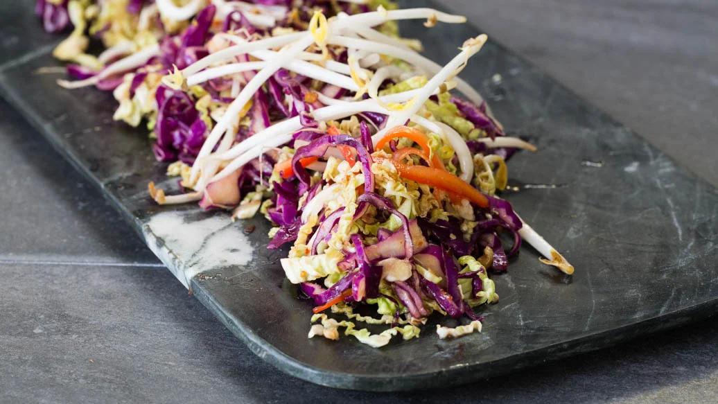 Salade de chou crémeuse au sésame