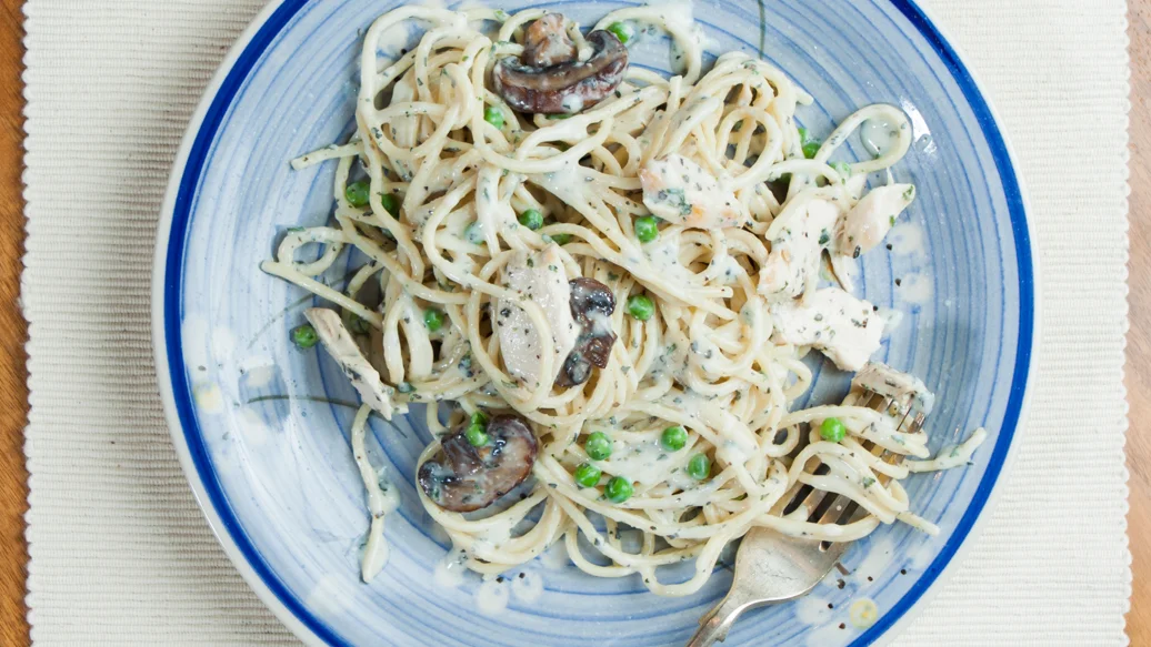 Quickie Pesto Alfredo Toss