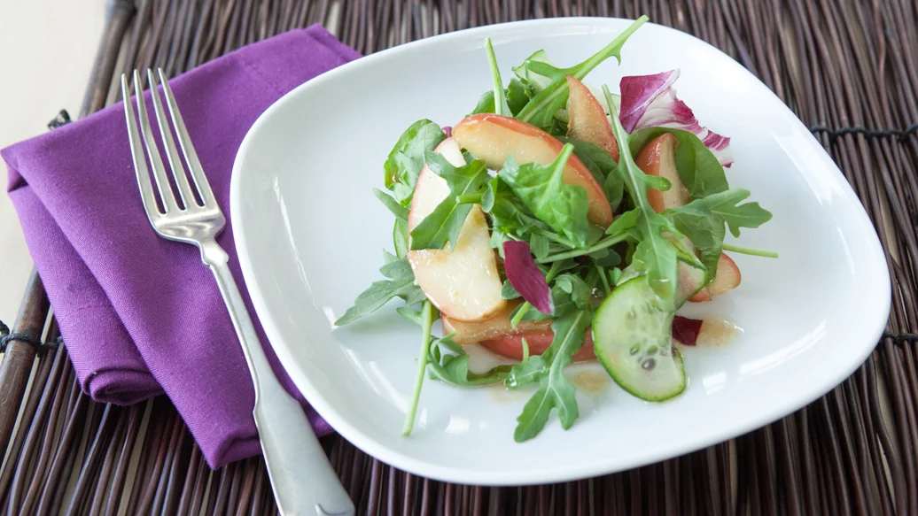 Salade verte et pommes au beurre pour rhum Épicure