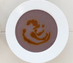 Soupe épicée aux haricots noirs