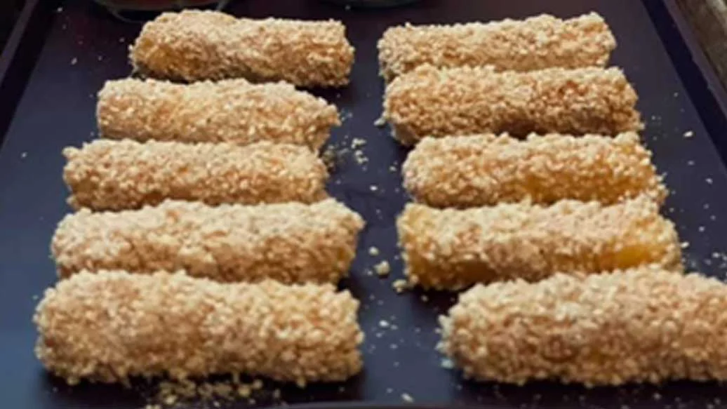 Crispy & Crunchy Mozzarella Sticks