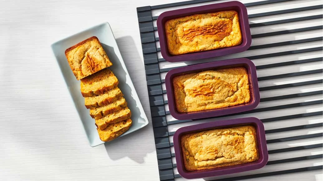 Cheddar & Jalapeño Cornbread Mini Loaves