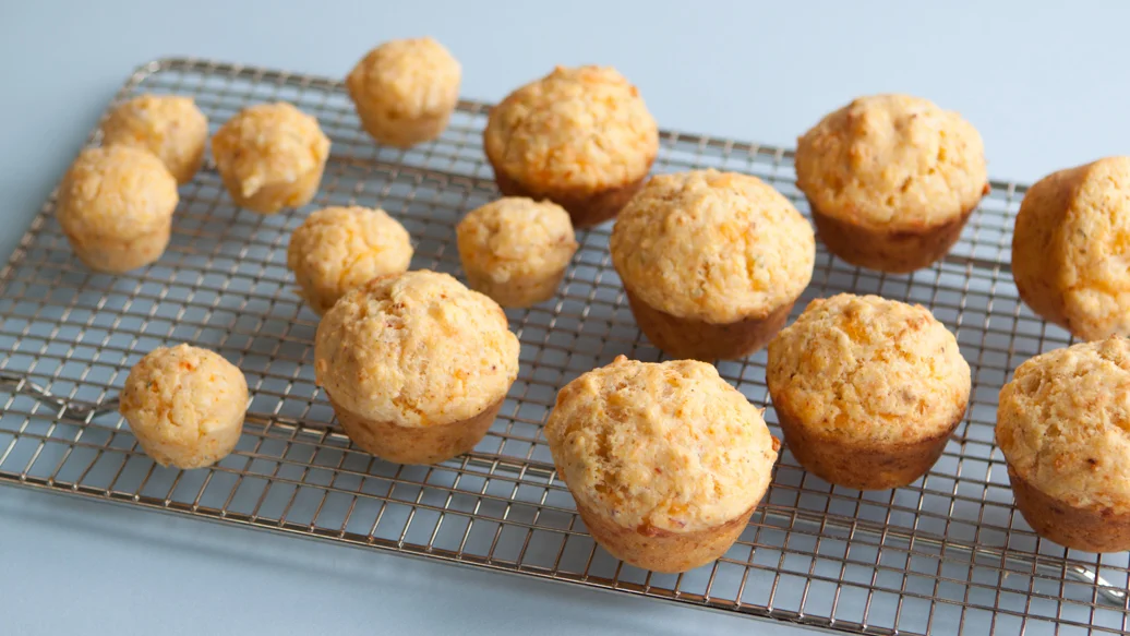 Savoury Cheddar-Cornmeal Muffins