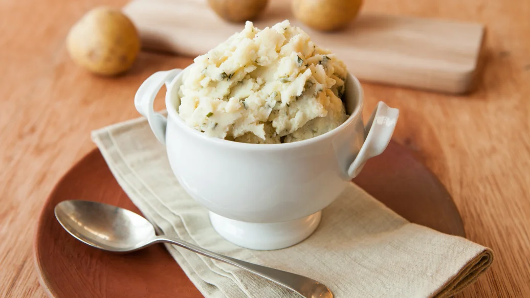 Pommes de terre pilées au fromage bleu