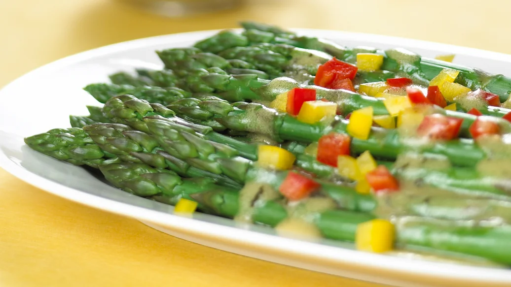 Asparagus with Vinaigrette Dressing