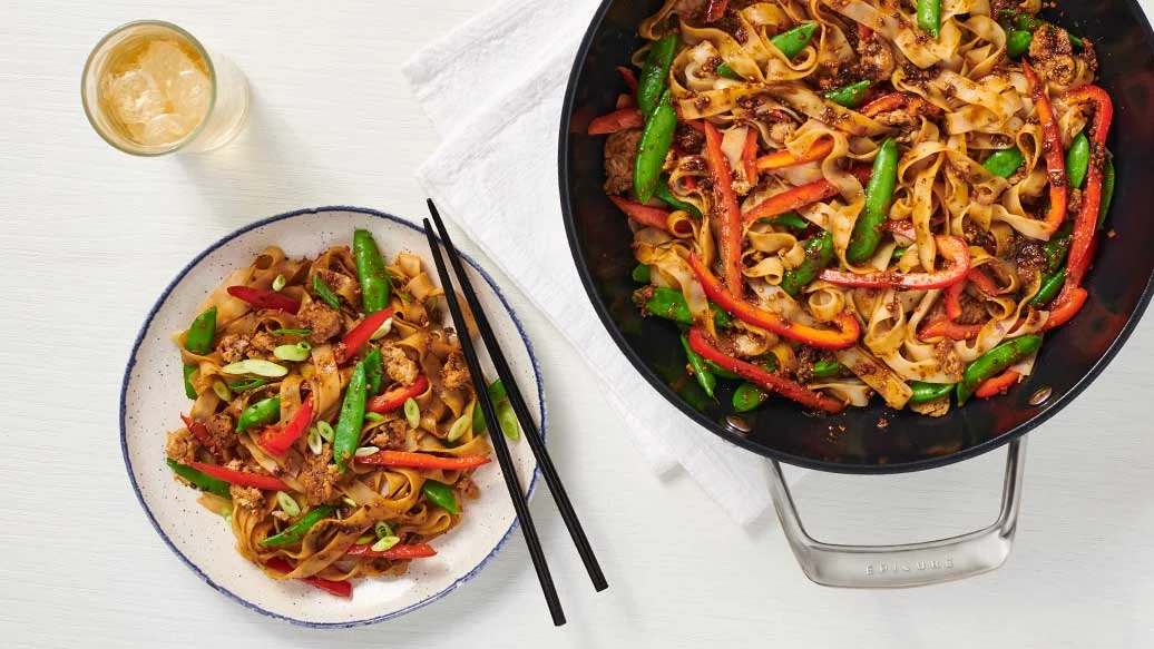 Sauté au poulet et aux nouilles