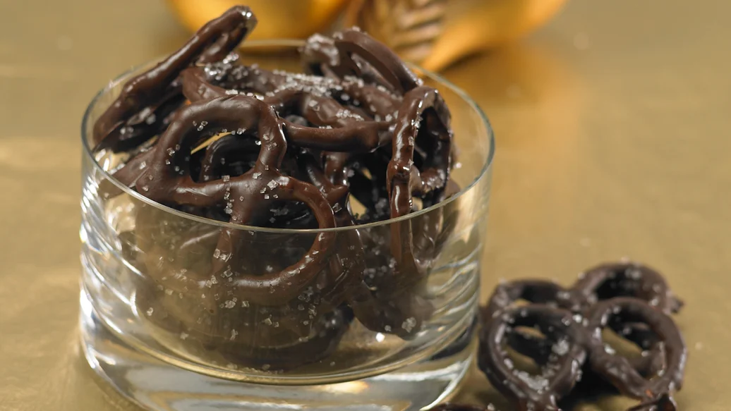 Chocolate Chili Pretzels