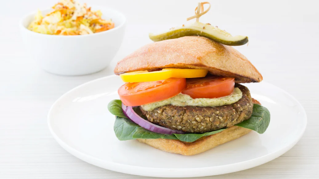 Burger au thon à l'asiatique