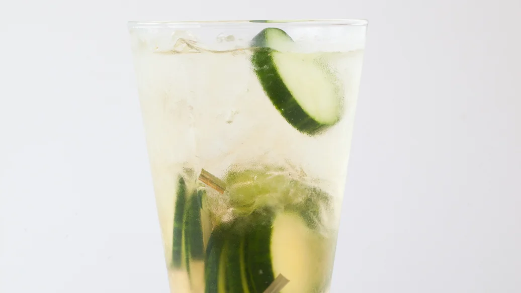 Green Tea and Cucumbers Mojito