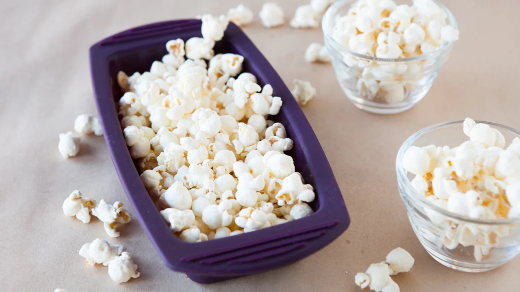 Creamy Dill Pickle Popcorn