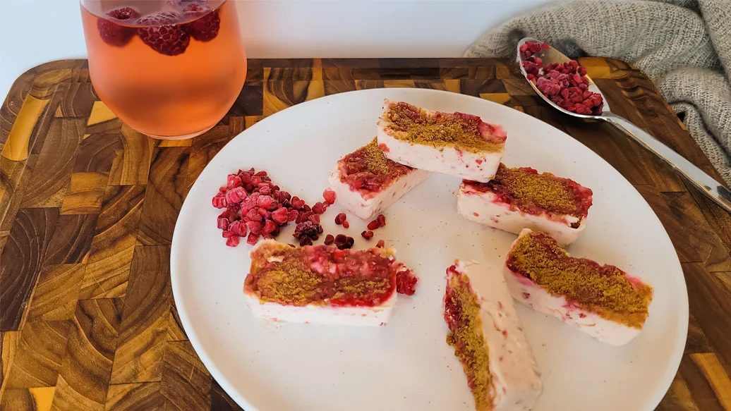 Gâteau au fromage sans cuisson tourbillon de baies en portions parfaites